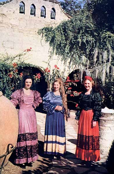 Women in a courtyard