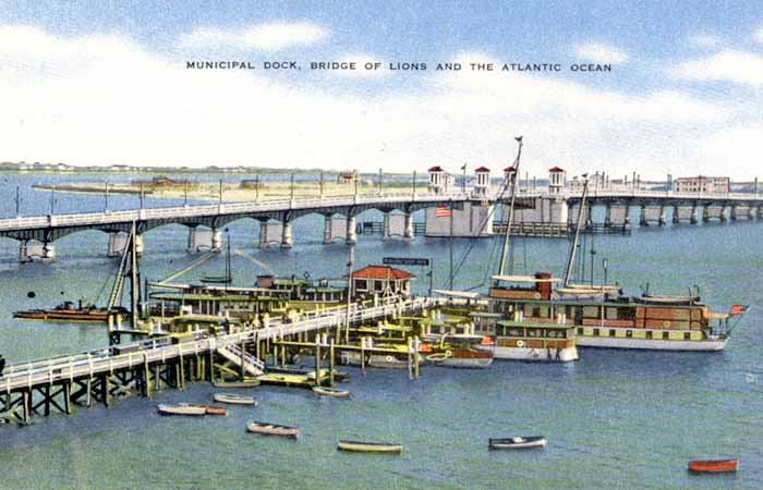 Municipal dock and Bridge of Lions