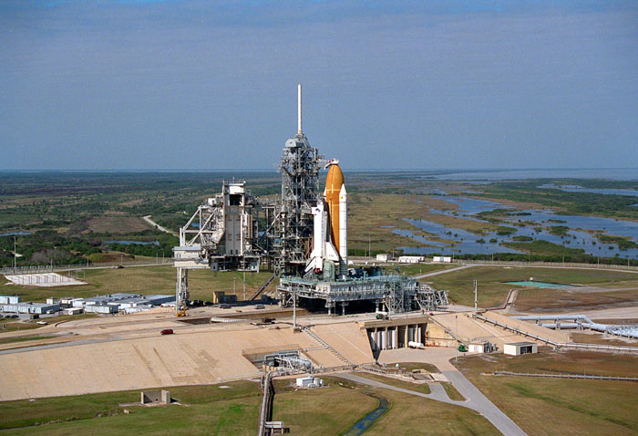 STS-75 Rollout