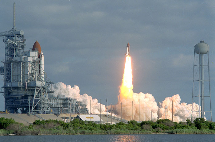 STS-31 launch