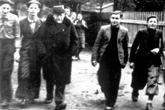 Hashomer Hatzair students and Korczak in Warszawa