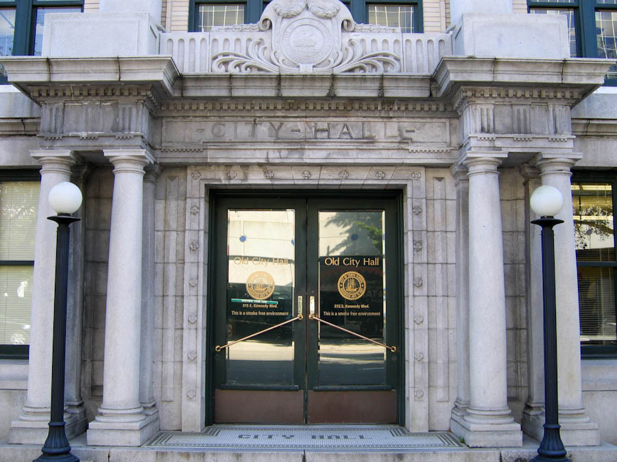 Entrance to Tampa City Hall