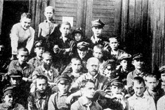 Korczak with children in Goclawek