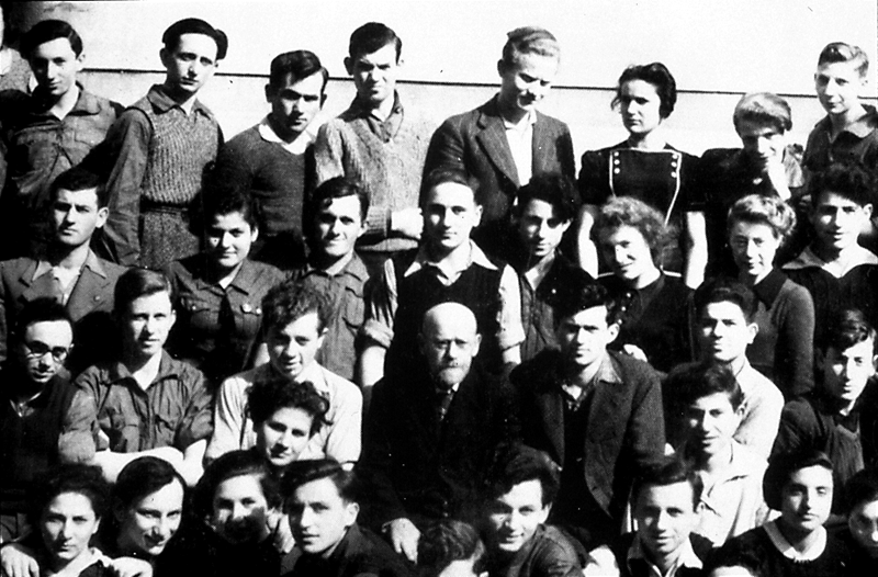 Janusz Korczak with students