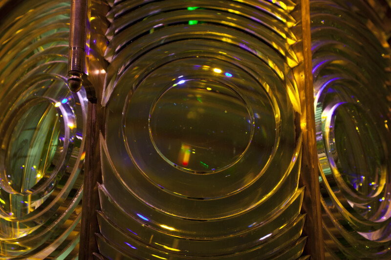 https://fcit.usf.edu/wp-content/uploads/2019/12/fresnel-lens_medium.jpg